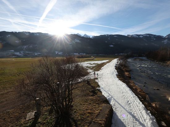 Blick auf die Berge im Val di Fiemme. Die Dürre im Norden Italiens nimmt nach Einschätzung von Umweltschützern immer alarmierendere Ausmaße an.