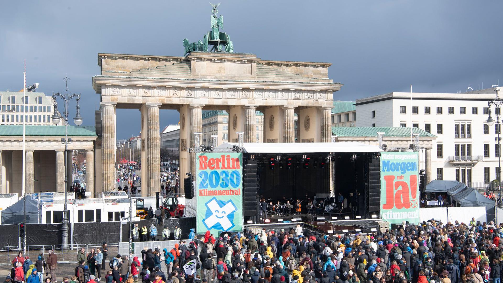 Ein Klima-Bündnis will mit dem Berliner Volksentscheid an diesem Sonntag erreichen, dass die Hauptstadt 15 Jahre früher als geplant – bis 2030 – klimaneutral wird.