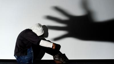 Einem 34-Jährigen aus Marburg wird vorgeworfen, Kinder sexuell missbraucht zu haben. Er wurde in Untersuchungshaft gebracht.