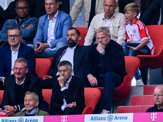 Der FC Bayern trennt sich von Hasan Salihamidzic (M.) und Oliver Kahn (r). Finanzvorstand Jan-Christian Dreesen (l) soll Kahn folgen.
