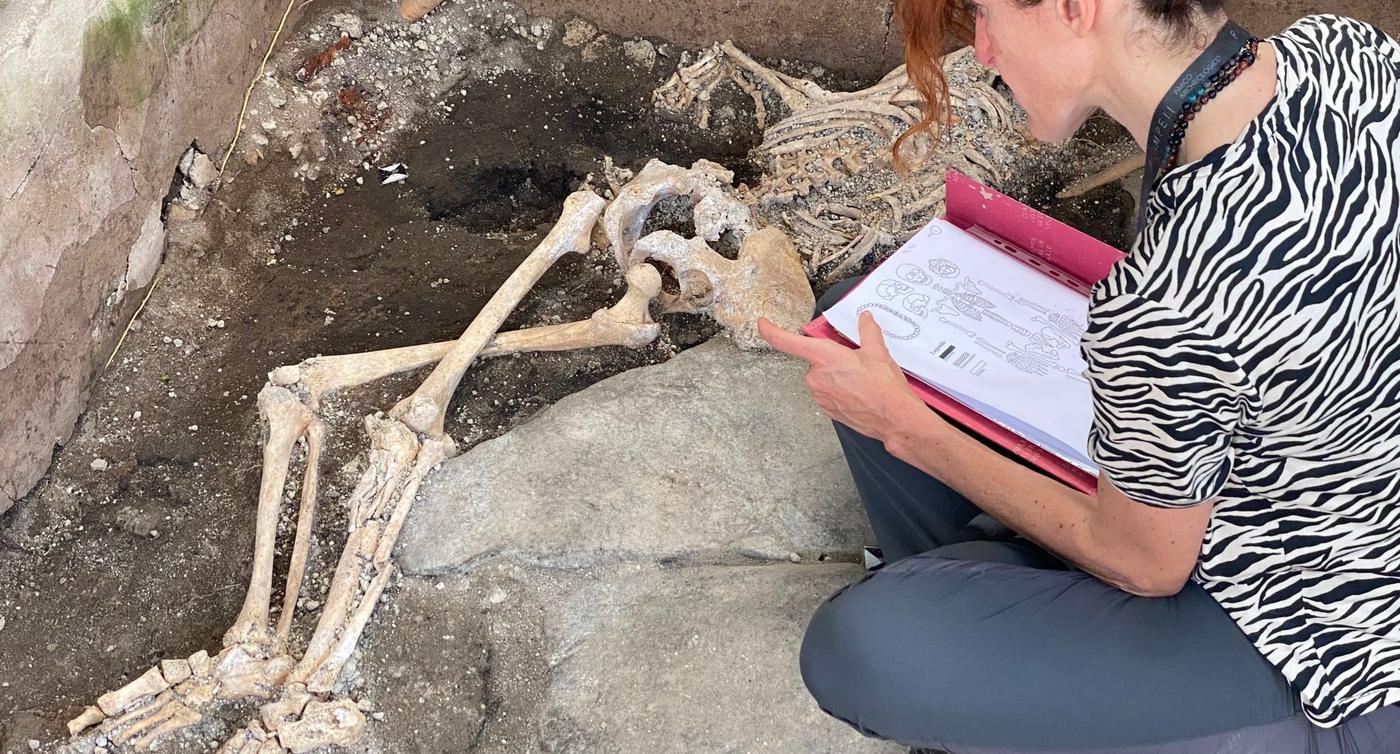 Drei-Skelette-in-versunkener-R-mer-Stadt-Pompeji-entdeckt