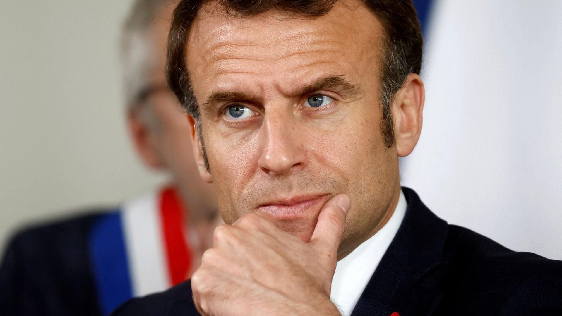 Frankreichs Präsident Emmanuel Macron will die Rentenreform durchsetzen – das Projekt hat ihn allerdings bereits viel Sympathie in der Bevölkerung gekostet.