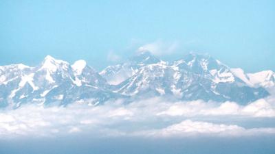 Blick auf das Himalaya-Gebirge und den Mount Everest.