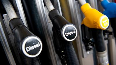 „Es ist auffällig, wie stark der Dieselpreis im letzten Halbjahr gesunken ist“, sagt der ADAC-Kraftstoffmarktexperte. „Das ist aber eigentlich nur die Normalisierung im Vergleich zu den extremen Ausschlägen des vergangenen Jahres.“