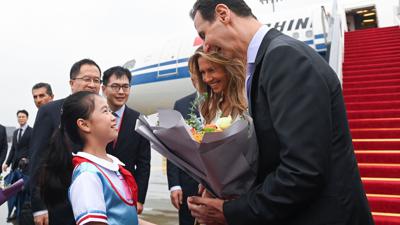 Der syrische Präsident Baschar al-Assad (r) ist zum ersten Mal seit 2004 wieder zu Besuch in China.