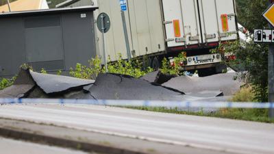 Nach einem Erdrutsch ist die Autobahn E6 bei Stenungsund in beiden Richtungen gesperrt ist.