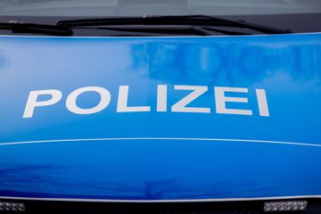 Die Polizei in NRW konnte einen flüchtenden LKW-Fahrer erst mit einer  Nagelkette stoppen (Symbolbild).