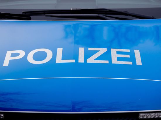 Die Polizei in NRW konnte einen flüchtenden LKW-Fahrer erst mit einer  Nagelkette stoppen (Symbolbild).