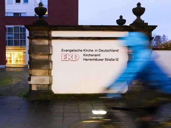Die erste umfassende Studie zu sexualisierter Gewalt in der Evangelischen Kirche in Deutschland (EKD) und in der Diakonie wird nun in Hannover vorgestellt.