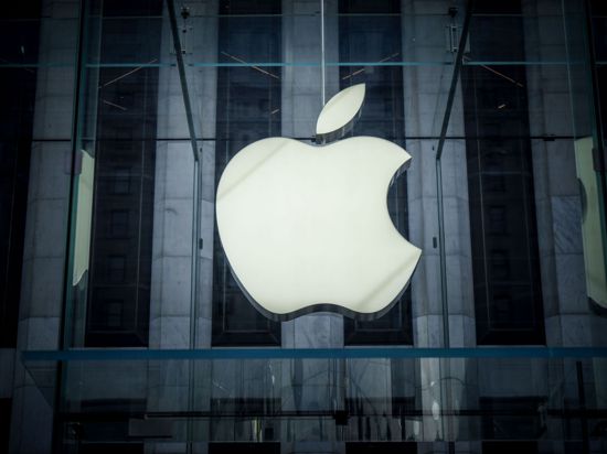 Die EU-Kommission hat gegen Apple eine Milliardenstrafe verhängt.