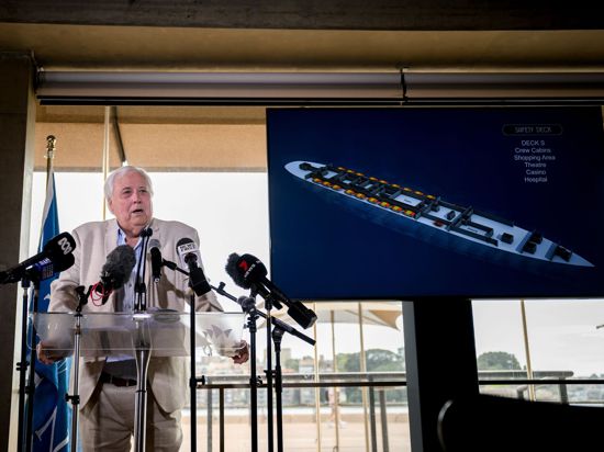 „Ich habe zwei Möglichkeiten: Entweder gebe ich meiner Frau noch mehr Geld zum Einkaufen oder ich gebe es für die Titanic aus – und ich gebe es für die Titanic aus, weil sie genug eingekauft hat“: Milliardär Clive Palmer.
