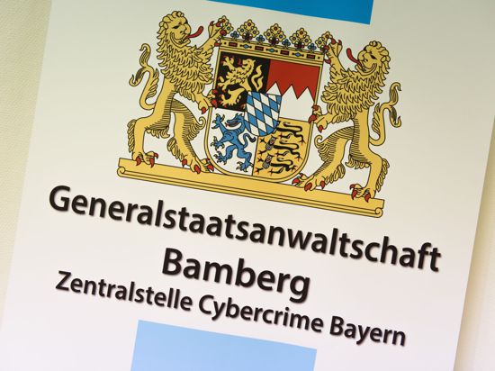 Der Schriftzug „Generalstaatsanwaltschaft Bamberg – Zentralstelle Cybercrime Bayern“ ist zu lesen.