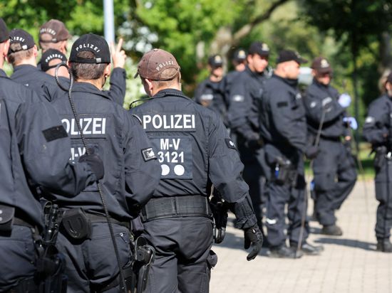 Aus Mecklenburg-Vorpommern gab es keine aktuellen Zahlen dazu, gegen wie viele Polizisten Verfahren wegen des Verdachts auf rechtsextremistische Gesinnung geführt werden (Symbolbild).