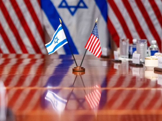 US-Präsident Joe Biden hatte Israel versichert, dass das Bekenntnis der USA für die Sicherheit Israels gegen Bedrohungen durch den Iran und seine Stellvertreter „eisern“ sei.