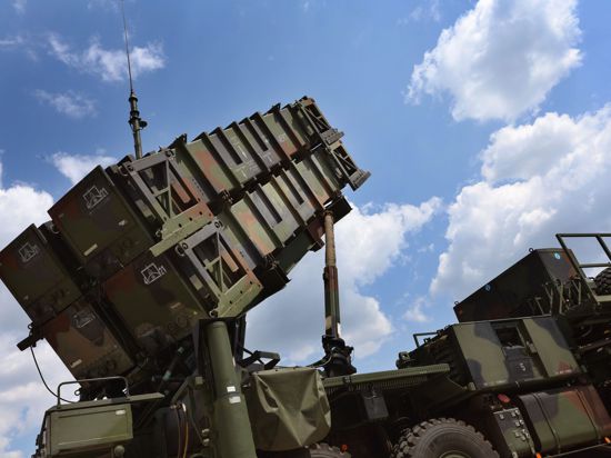 Nach der Zusage Deutschlands der Ukraine ein weiteres Patriot-System zu liefern, hat nun auch die Nato Unterstützung bei der Luftverteidigung angekündigt.