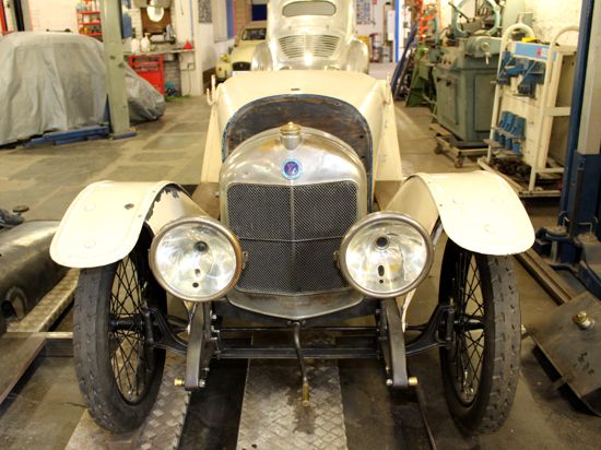 Ein Sigma aus Paris aus dem Jahr 1916 wird in Straßburg von den Karosserie-Profis derzeit aufwendig restauriert.