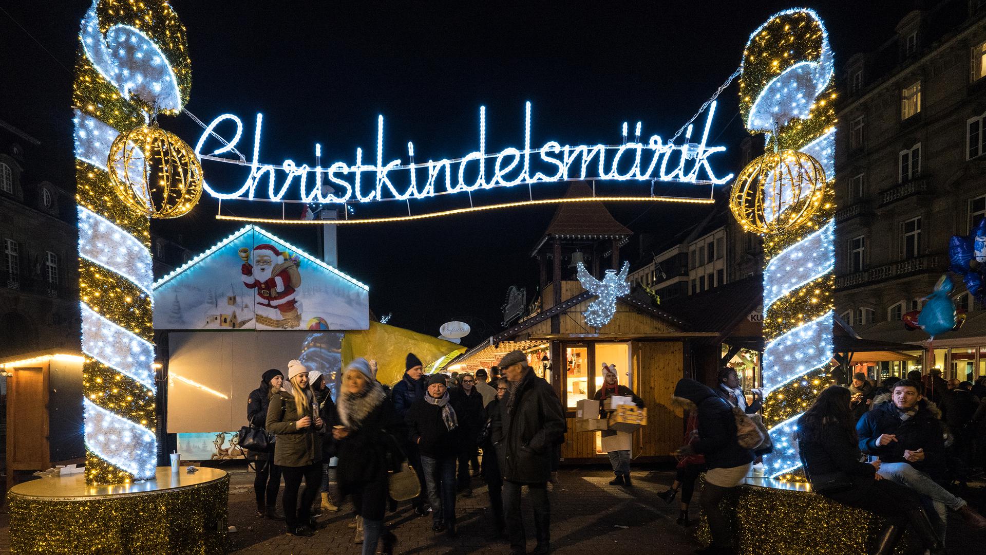 Weihnachtsmarkt Straßburg Lichterbogen