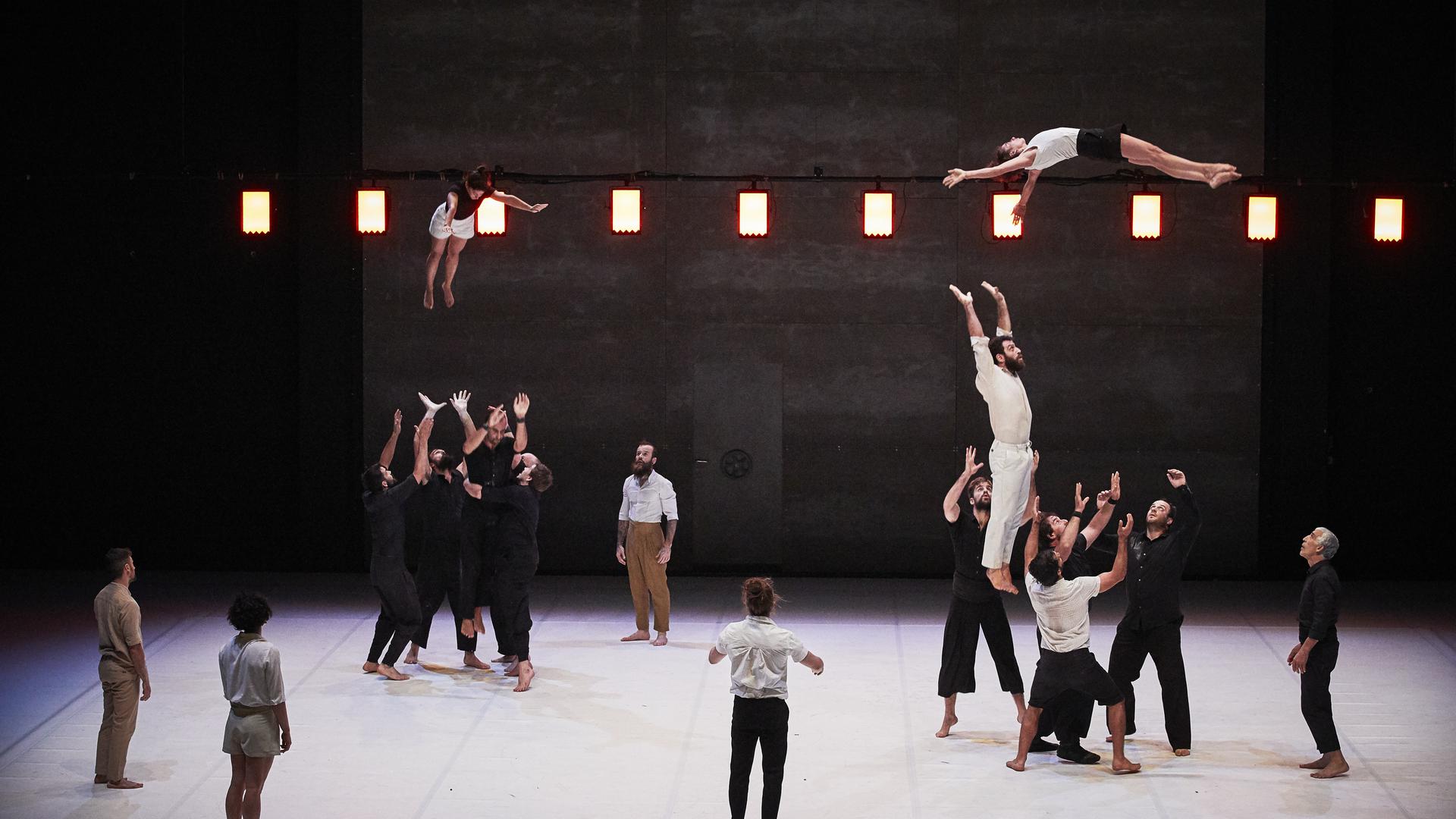Szene aus dem Stück „Möbius“ der Compagnie XY aus Frankreich fürs „Atoll“-Festival 2020.