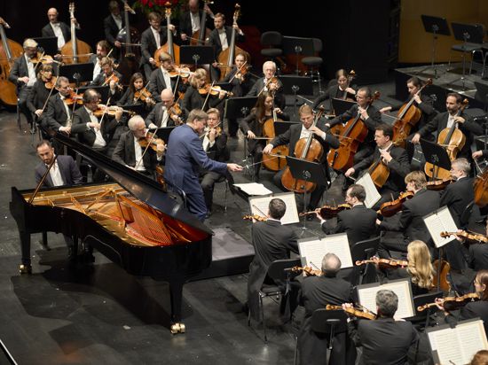Begeisternder Auftritt: Die Wiener Philharmoniker mit Igor Levit im Baden-Badener Festspielhaus.                     