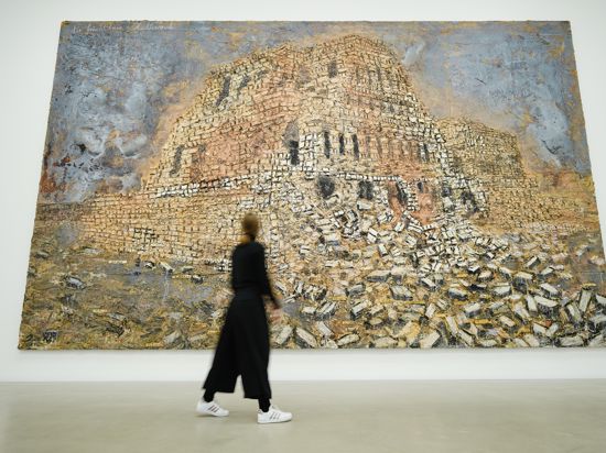 Die Kunsthalle Mannheim feiert Anselm Kiefer 2021 mit einer großen Ausstellung, zu sehen sein Gemälde „Der fruchtbare Halbmond“ aus dem Jahr 2010.