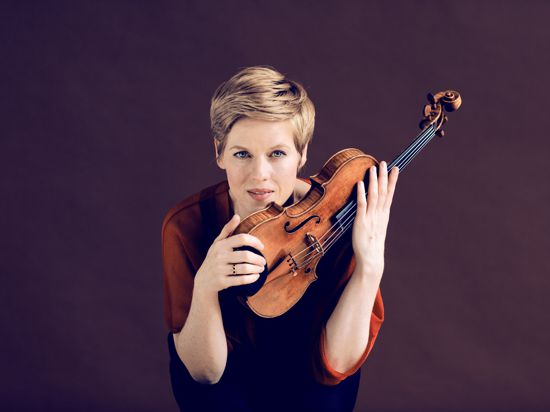 Isabelle Faust arbeitet in der aktuellen Saison mit dem SWR Symphonieorchester als „artist in residence“ zusammen.