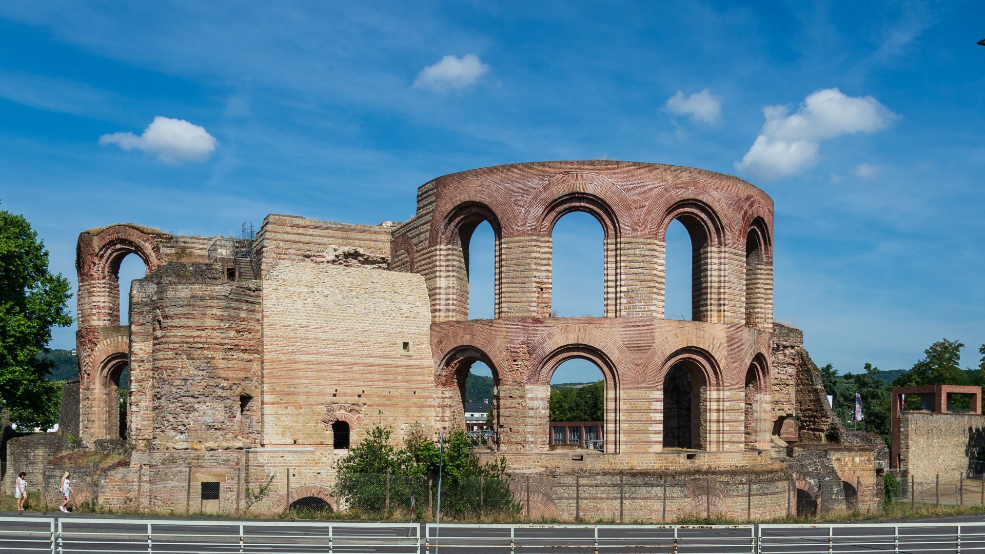 Ein Höhepunkt der römischen Bäderarchitektur: Die Kaiserthermen Kaiser Konstantins des Großen blieben als Ruine erhalten. 