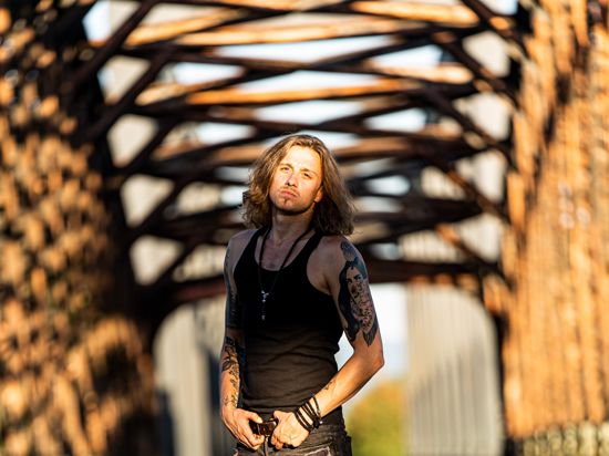 Sebastian Dracu, Rocksänger und Gitarrist, PR-Foto 2020