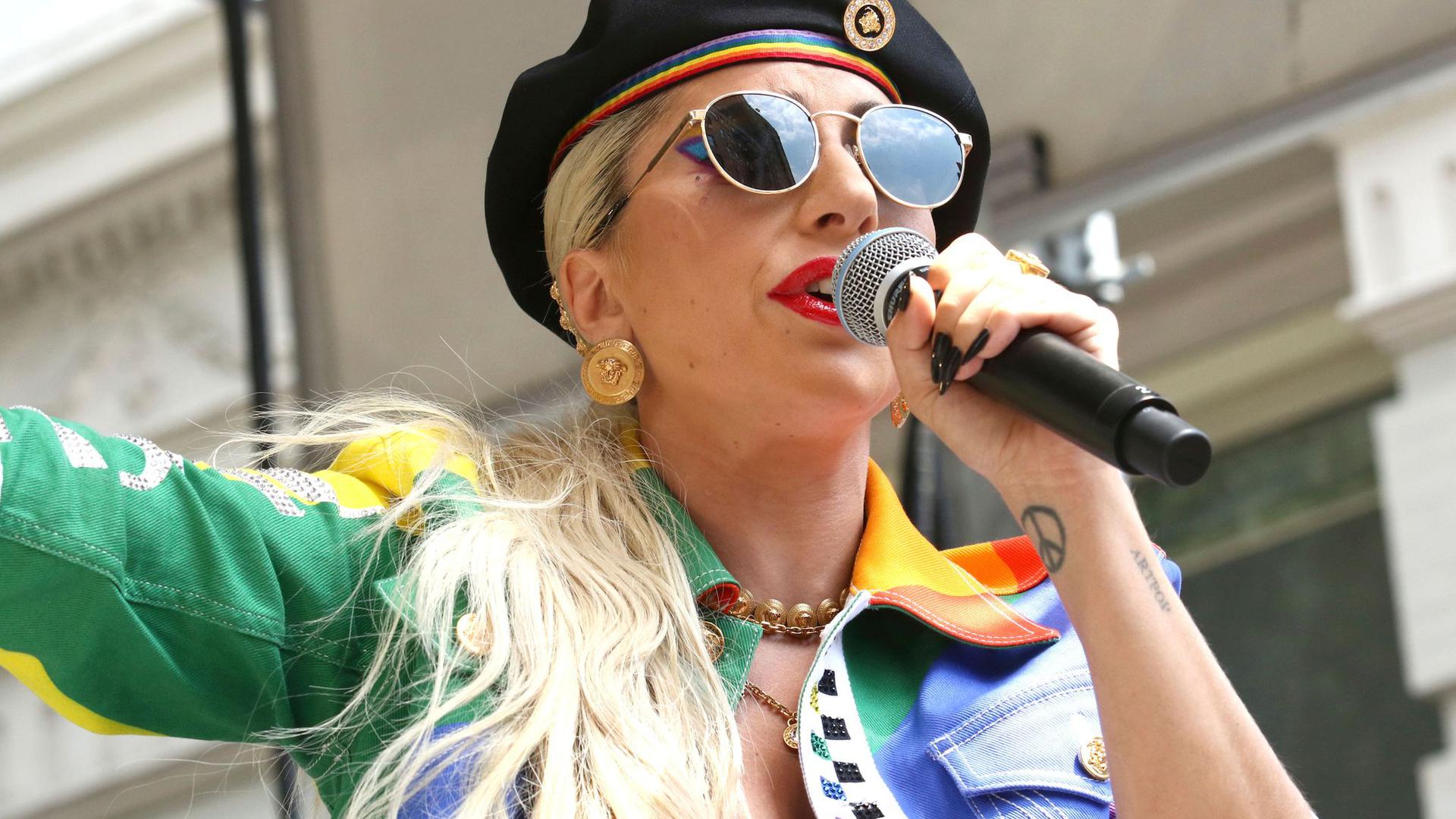 Lady Gaga verarbeitet auf „Chromatica“ ihre Traumata.