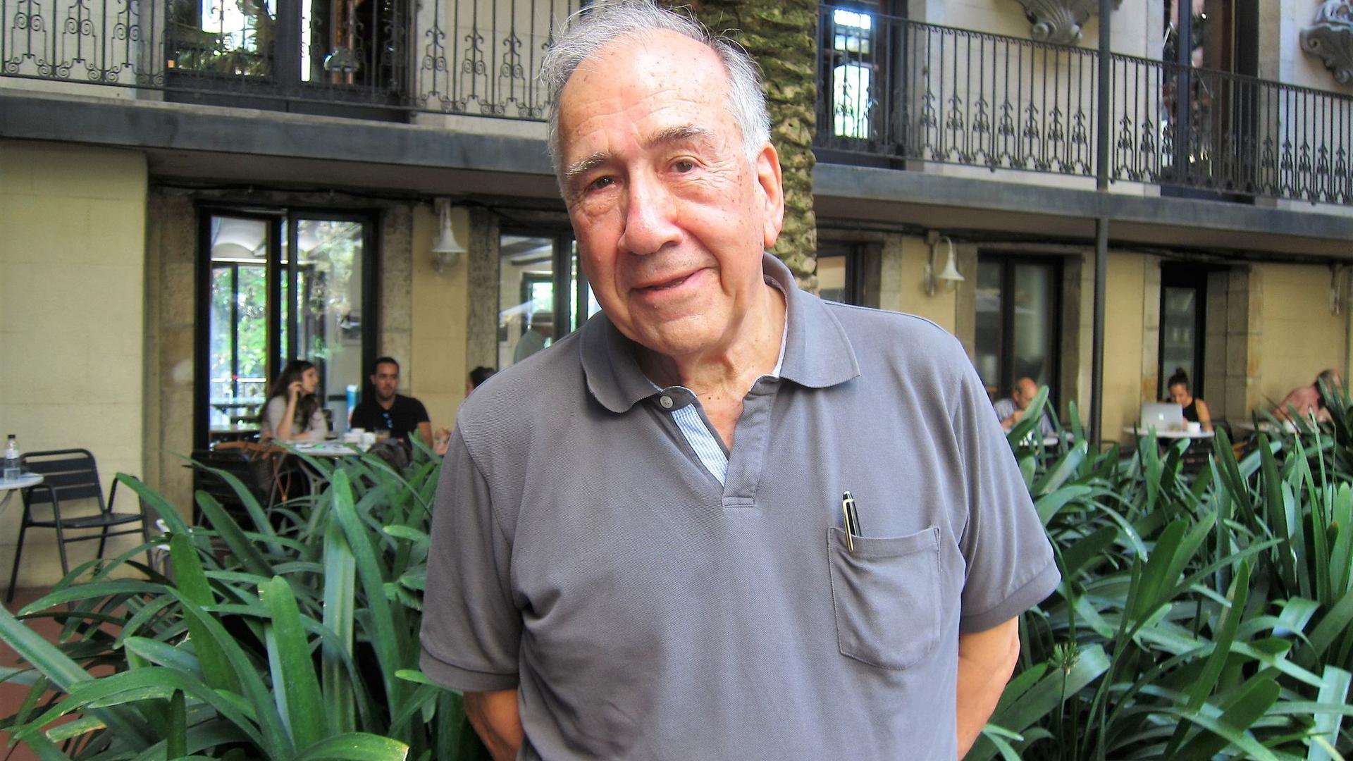 Der spanische Dichter und Architekt Joan Margarit ist mit 82 Jahren in seinem Haus in Sant Just Desvern bei Barcelona gestorben.