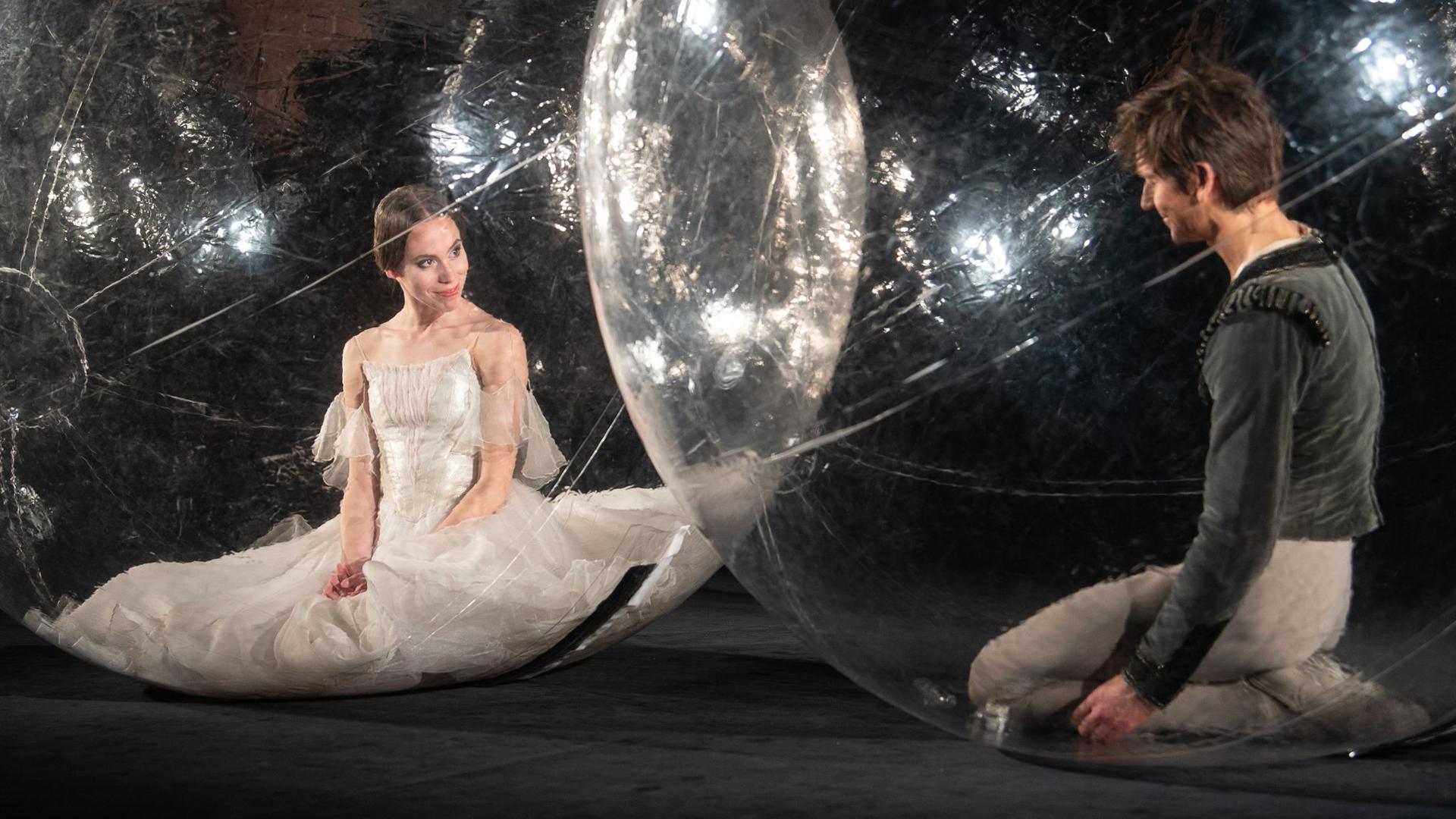 Sie müssen Abstand halten: Elisa Badenes und Friedemann Vogel vom Stuttgarter Ballett.