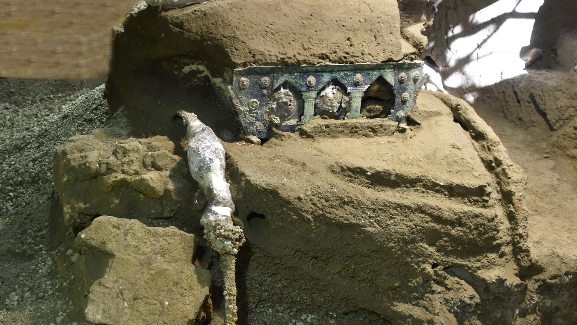 In Pompeji haben Archäologen einen einzigartigen Triumphwagen aus der Antike ausgegraben.
