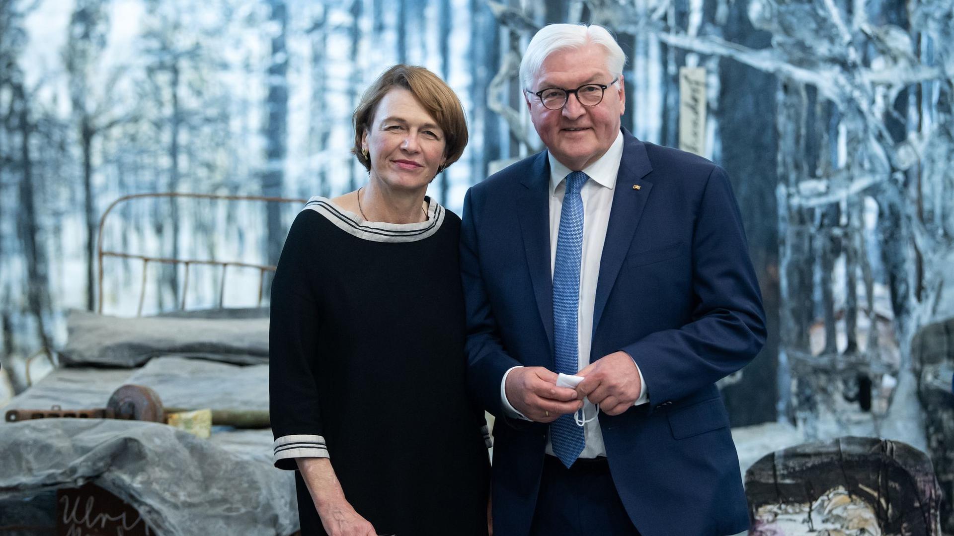 Bundespräsident Frank-Walter Steinmeier und seine Frau Elke Büdenbender bei der  Eröffnung der Schau „Diversity United“.