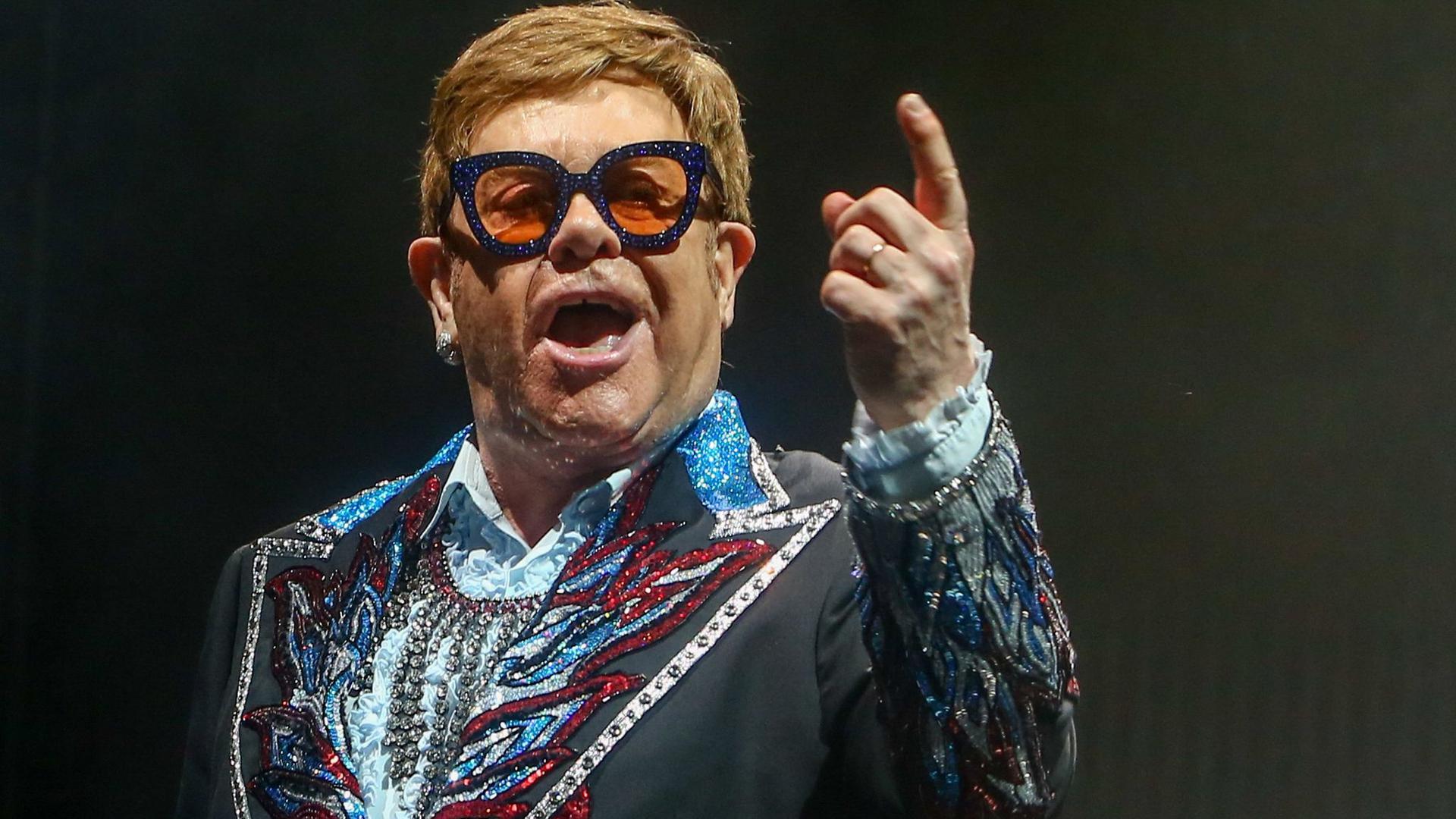Elton John bei einem Konzert in Madrid 2019.