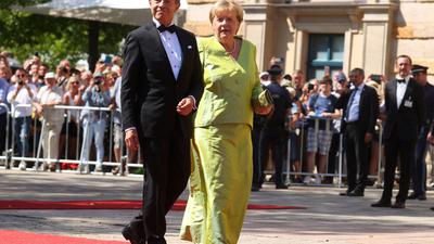 Alle Jahre wieder: Angela Merkel und Ehemann Joachim Sauer in Bayreuth.