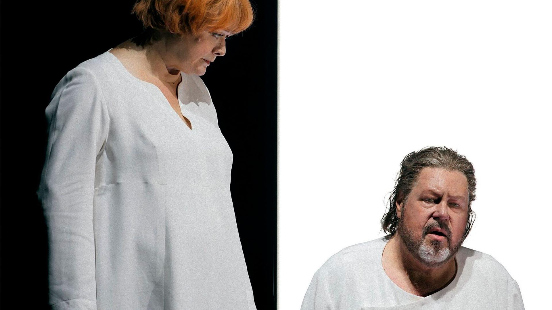 Stephen Gould (Tristan) und Catherine Foster (Isolde) in der Bayreuther Neuinszenierung.
