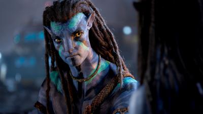 Sam Worthington als Jake Sully in einer Szene des Films „Avatar 2: The Way Of Water“. Der Film ist der umsatzstärkste in Deutschland.