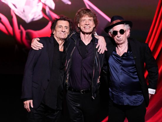 Ronnie Wood (l-r), Mick Jagger und Keith Richards von den Rolling Stones während einer Pressekonferenz zur Veröffentlichung ihres  neuen Albums „Hackney Diamonds“.