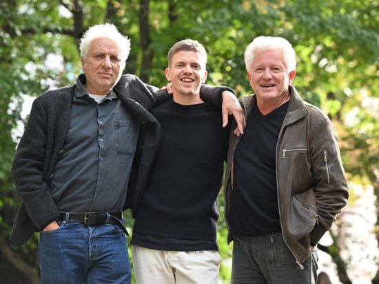 Die Schauspieler Udo Wachtveitl (l-r) als Kommissar Franz Leitmayr, Ferdinand Hofer als Kalli Hammermann und Miroslav Nemec als Kommissar Ivo Batic.