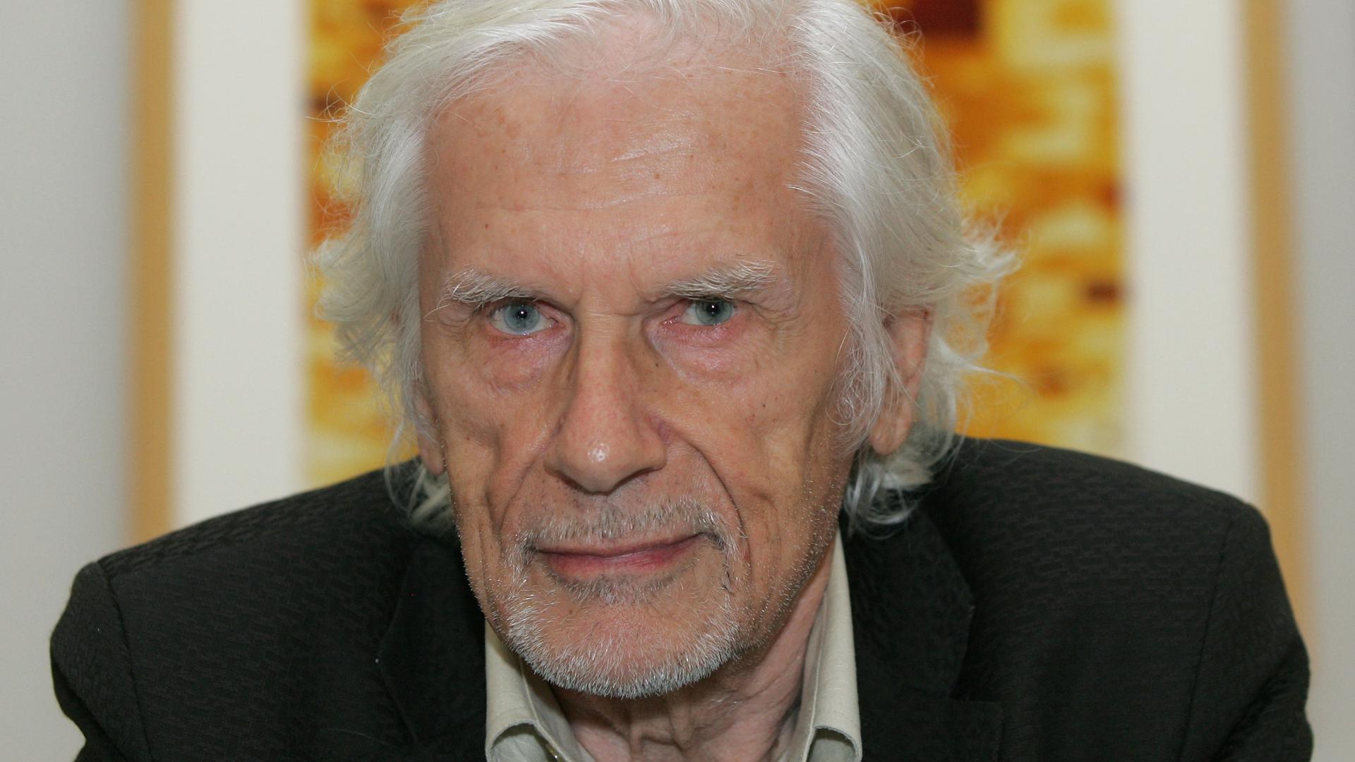 Als Pionier in der Computergrafik wurde Herbert W. Franke, hier auf einem Bild von 2007, in Karlsruhe zuletzt 2018 mit der Verleihung der Ehrendoktorwürde durch die Hochschule für Gestaltung gewürdigt.