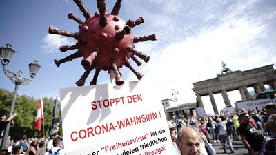 Ein Thema, dass keinen gleichgültig lässt: In den vergangenen Monaten gab es immer wieder Demonstrationen in Deutschland gegen die Corona-Maßnahmen, wie hier in Berlin.