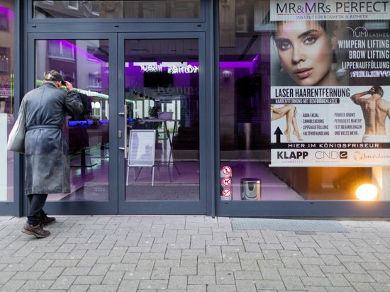 Ab diesem Montag wieder erlaubt: Kosmetikstudios dürfen in Baden-Württemberg wieder öffnen, wenn der Inzidenzwert unter 100 stabil bleibt.