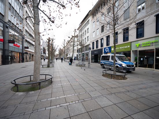 Verwaiste Einkaufsmeile in Stuttgart: Der noch anhaltende Corona-Lockdown wurde in Baden-Württemberg im Dezember nach einem starken Anstieg der Infektionen und Todesfälle eingeführt.