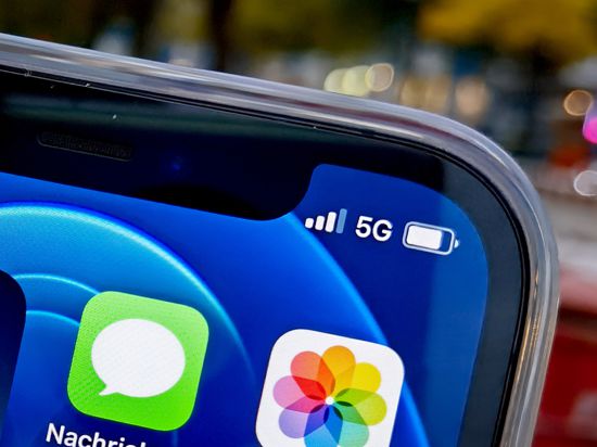 Zum Themendienst-Bericht vom 16. Februar 2021: Mit dem iPhone 12 erhält auch bei Apple 5G-Technik Einzug.