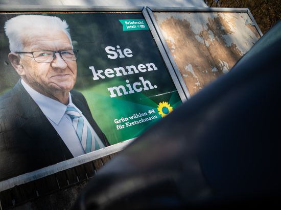 «Sie kennen mich» steht auf einem Winfried Kretschmann-Wahlplakat für die Landtagswahl geschrieben. +++ dpa-Bildfunk +++