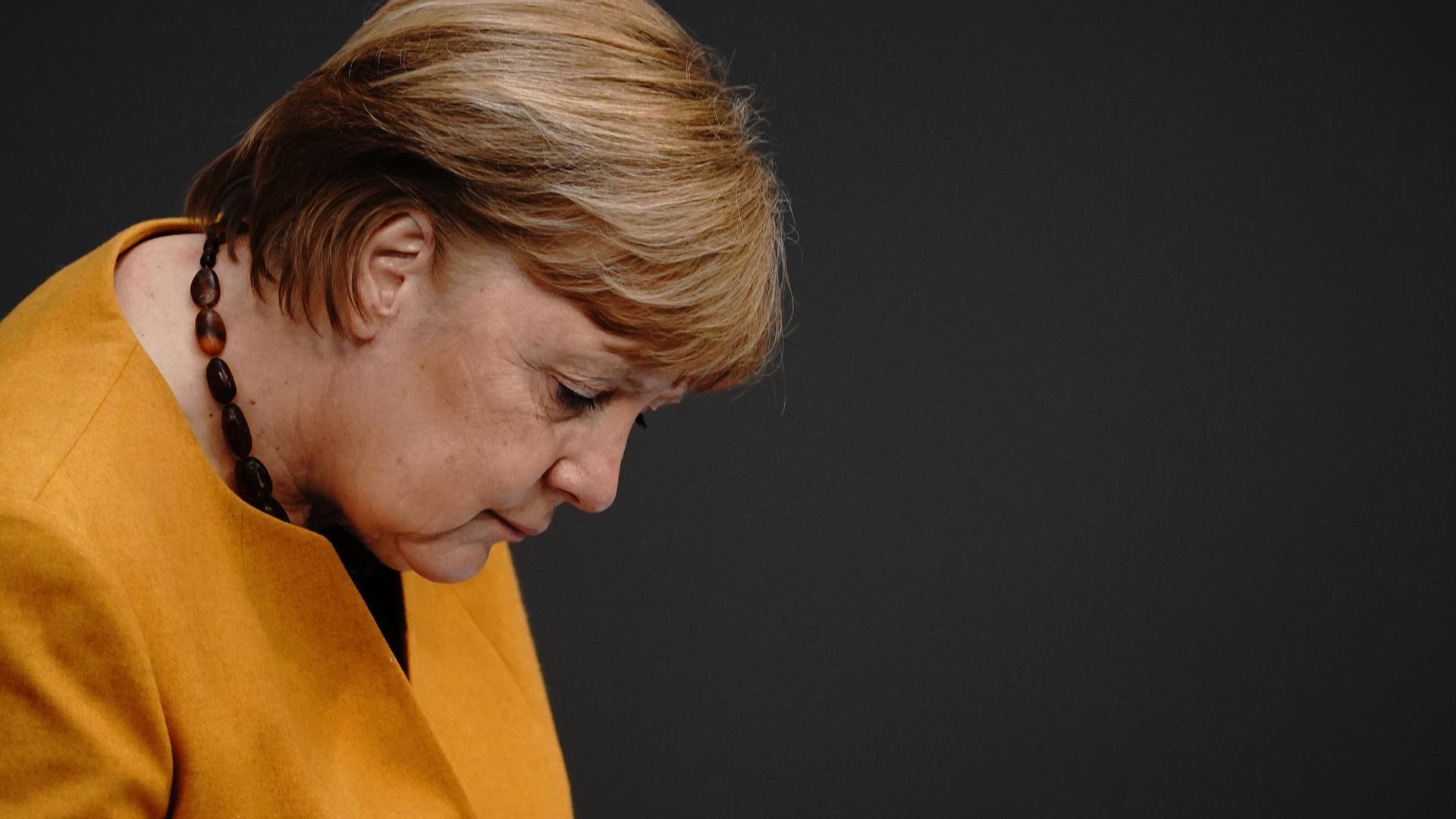 Zunehmend getrieben und kraftlos: Bundeskanzlerin Angela Merkel (CDU) muss sich für Ihre Rolle in den Oster- und Lockdown-Beschlüssen von Bund und Ländern viel Kritik anhören. 