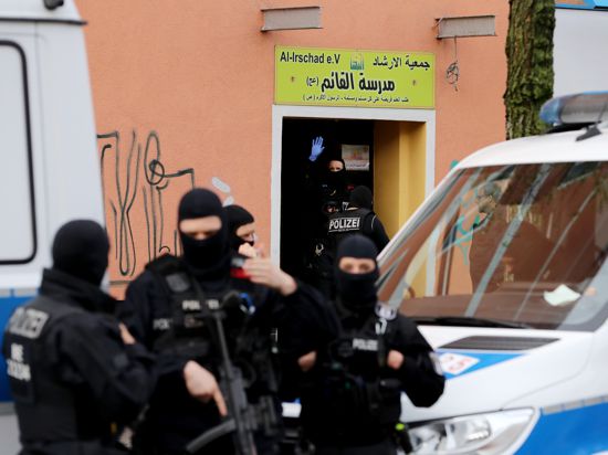 Gefahr für die Demokratie: In Deutschland sind islamistische Netzwerke aktiv, die unter Beobachtung der Polizei stehen. 