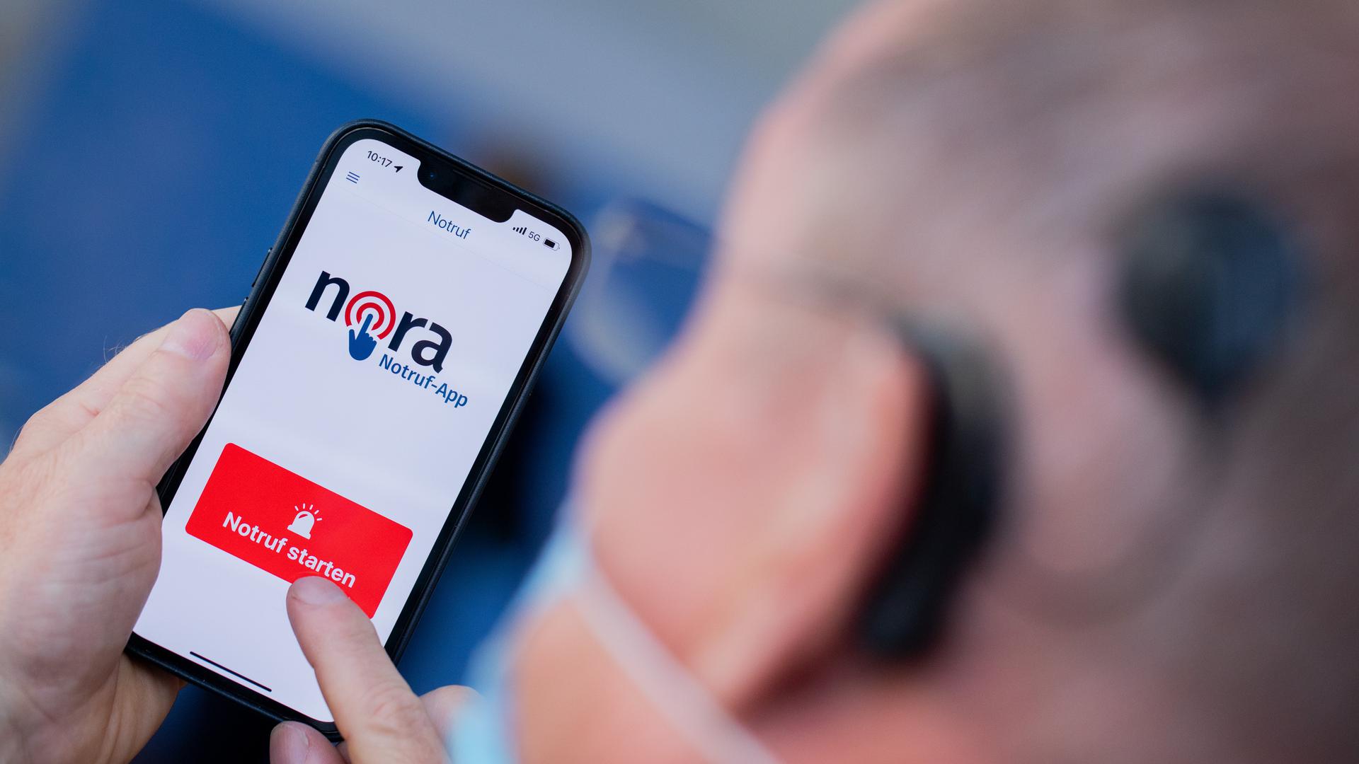Lautlose Kommunikation in Notfällen: Die neue App Nora ist eine Ergänzung zu den Notrufnummern 110 und 112 von Polizei, Feuerwehr und Rettungsdiensten und richtet sich vor allem an Menschen mit einer Hör- und Sprachbehinderung. 