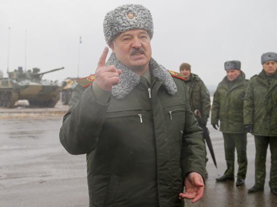 Gemeinsame Militäreinheit mit Russland angekündigt: Alexander Lukaschenko, Präsident von Belarus, kurz vor dem Ausbruch des Ukraine-Krieges im Februar 2022. 