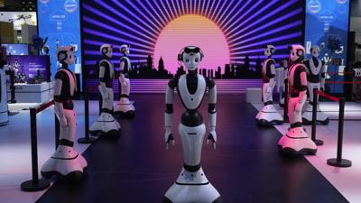 Roboter des chinesischen Herstellers von intelligenten Robotern «Dataa Robotics» werden während der Weltkonferenz für künstliche Intelligenz 2023 ausgestellt.