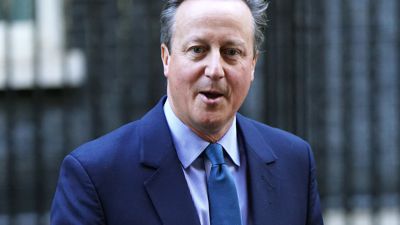 David Cameron, ehemaliger Premierminister von Großbritannien, verlässt die Downing Street. Der frühere britische Regierungschef Cameron ist zum neuen Außenminister seines Landes ernannt worden. 